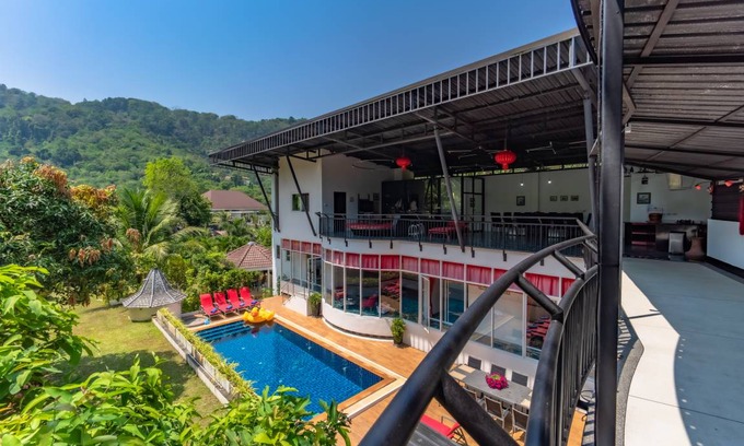 Chalong Villa | 1000 m² Villa ∙ 10 bedrooms ∙ 24 guests