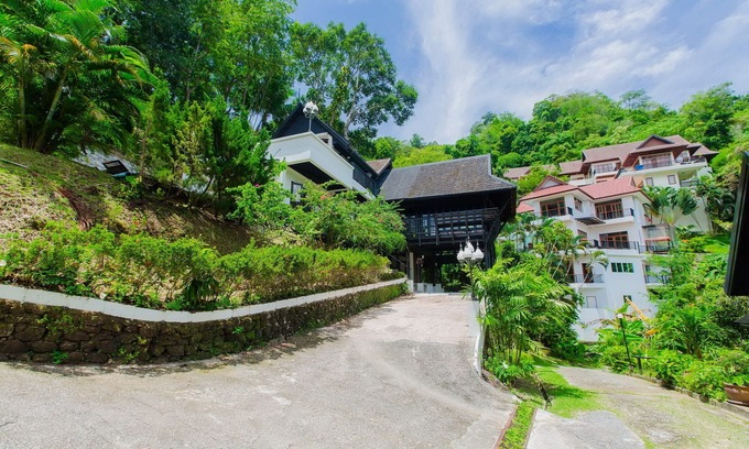 Patong Villa | 2 bedroom villa for 4 guests