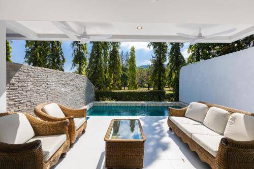 Kathu House | 300 m² House ∙ 5 bedrooms ∙ 12 guests