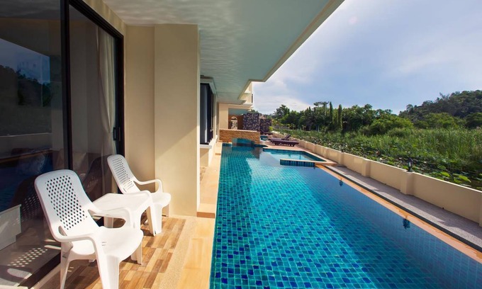 Nai Harn Apartment | 58 m² Apartment ∙ 2 bedrooms ∙ 127 guests