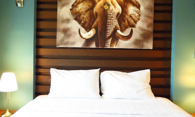 Patong House | 639 2 Bedroom Contemporary Teak Wood Patong Beach