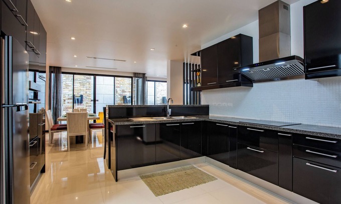 Nai Harn Villa | Amazing villa in Nai Harn with jacuzzi and pool. 10 minutes to the beach