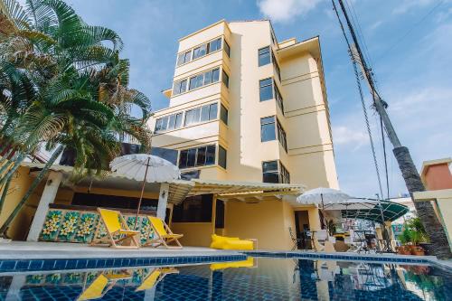 Nanai Road Hotel | Bauman-Ville Hotel Patong