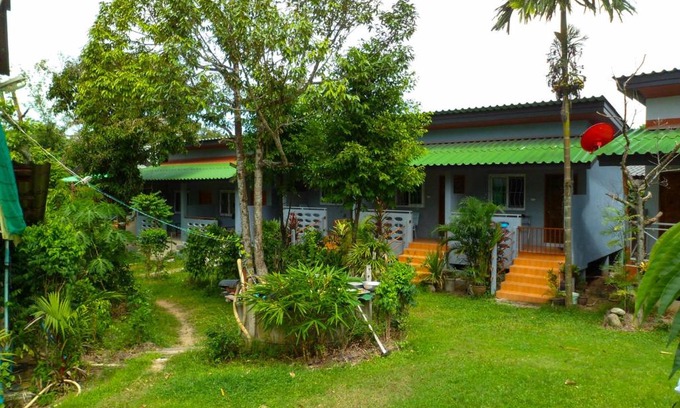 Chalong House | Bonus Bungalow