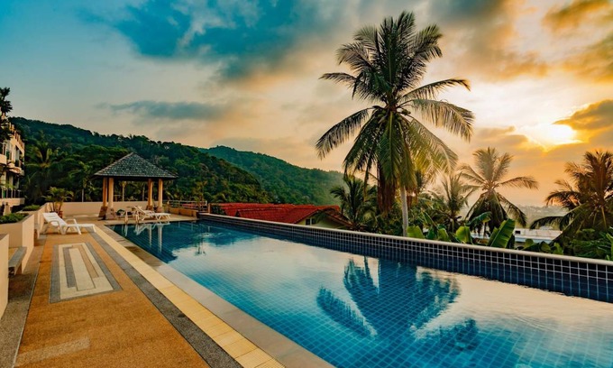 Kata House | KTV- Sea view pool villa in Kata for 10 people, Big Buddha views
