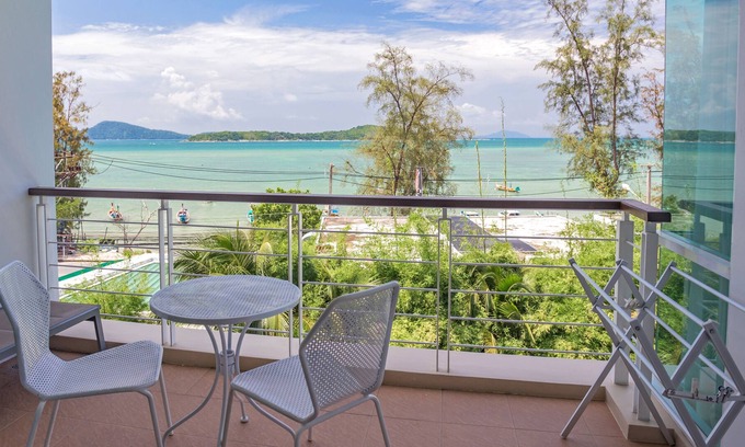 Rawai Apartment | ♛Oceanfront Premier Two-Bedroom Suite ~Rawai Beach