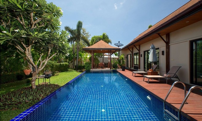 Rawai Villa | POOL VILLA ATARATA 3BR NAI HARN BEACH