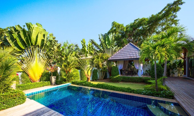 Nai Harn Villa | POOL VILLA HENI 3BR NAI HARN BEACH