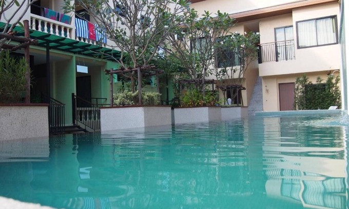Nanai Road Hotel | Royal Waves Hotel