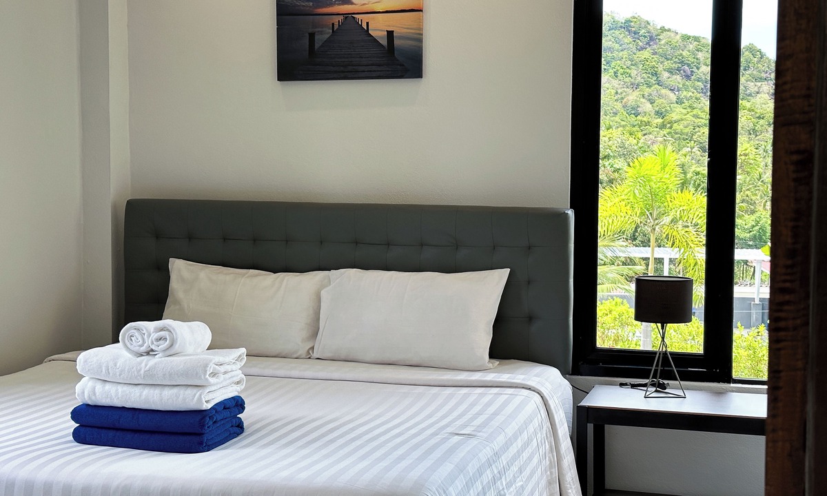 Haad Pleayleam Hotel | Naiwok Hills