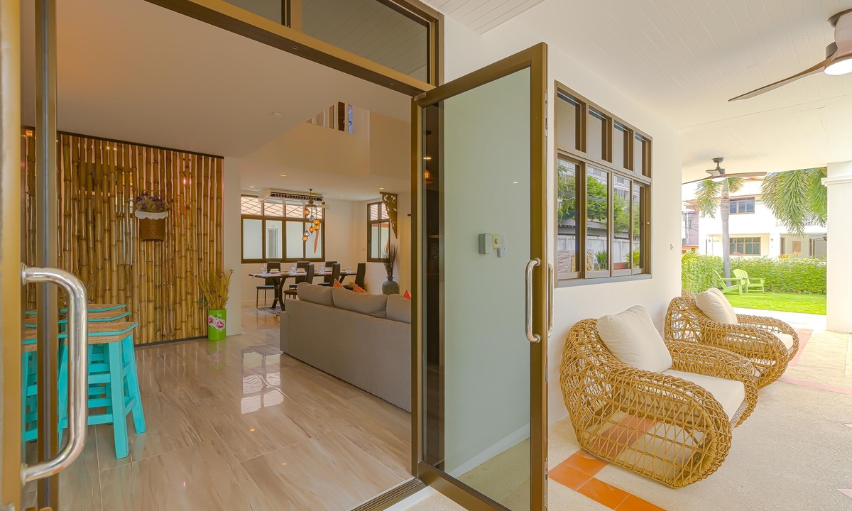Nong Kae Villa | Pool villa 4 BR walking to Beach HV