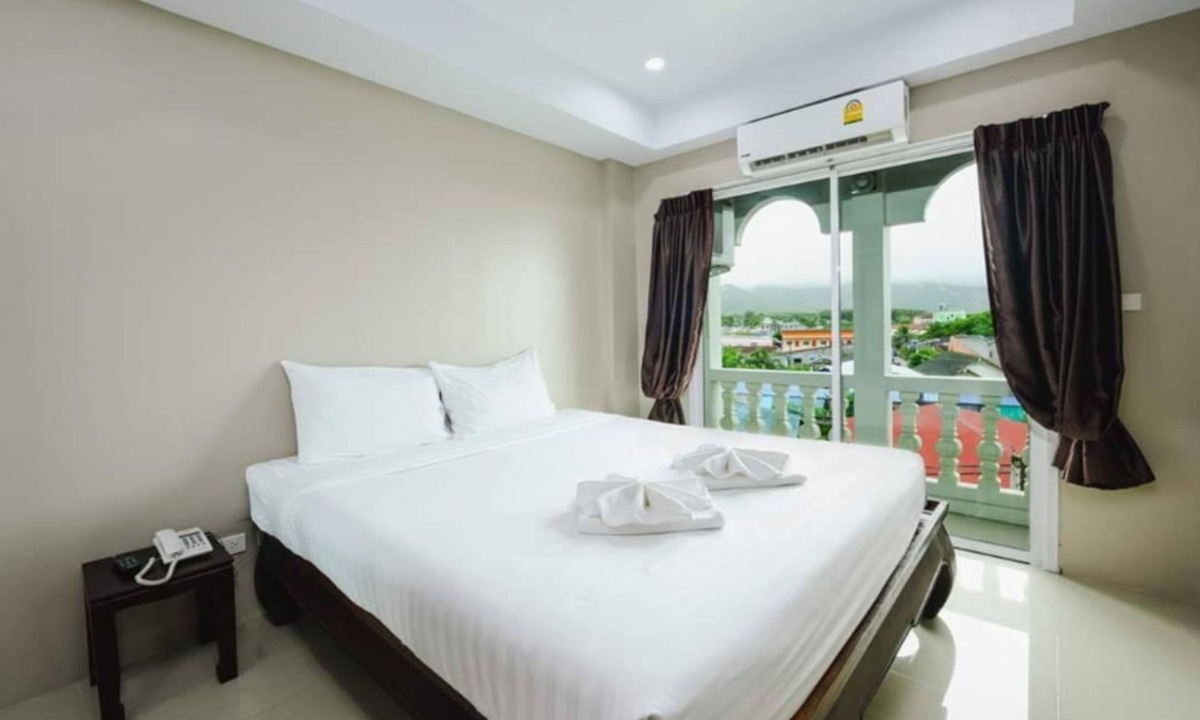 Choeng Thale Hotel | Tyler Cherngtalay