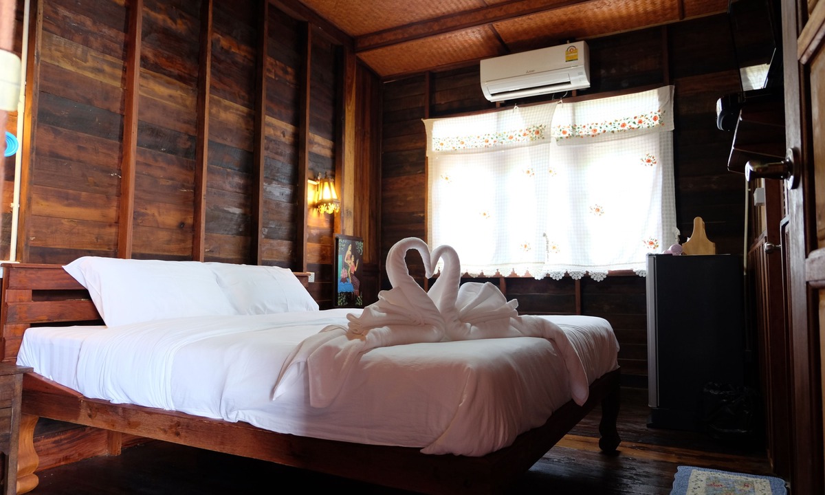 Ko Sichang House | Baan Kun Tuad Ko Si Chang