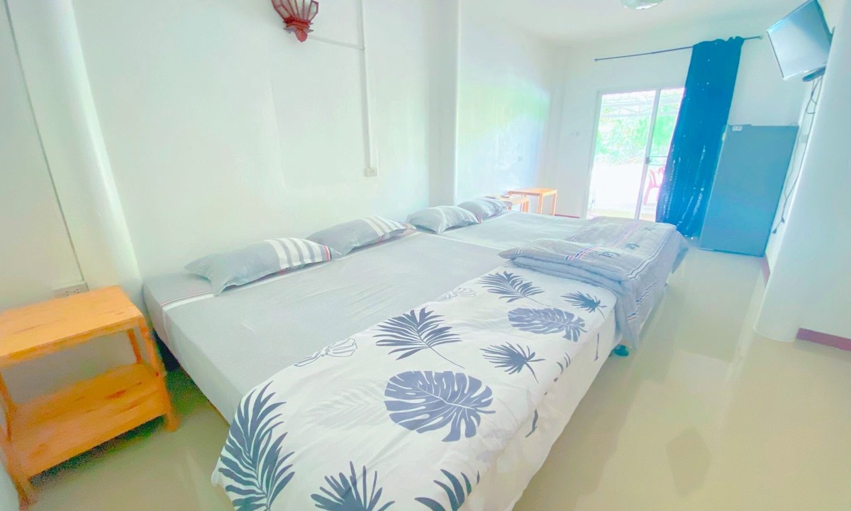 Rayong House | Chomlay Restaurant & Room for Rent