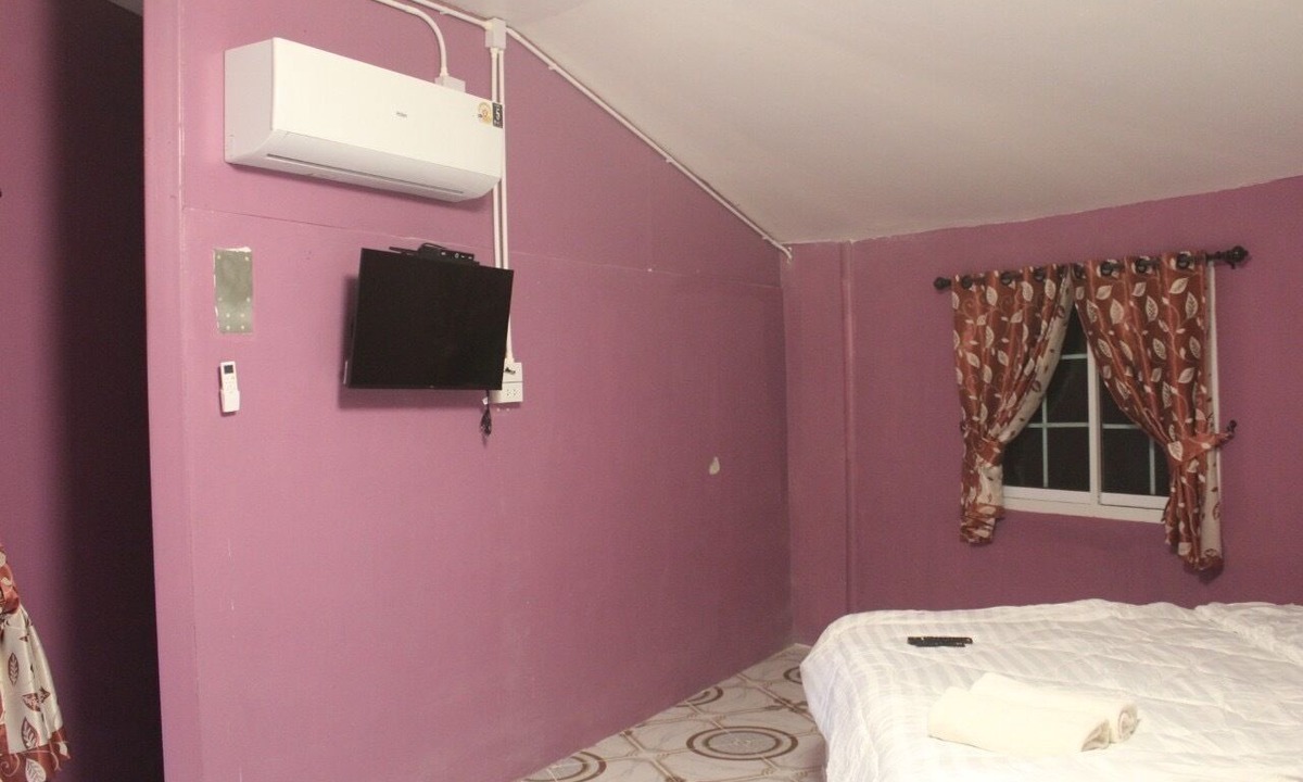Suan Phueng Hotel | Demy Home