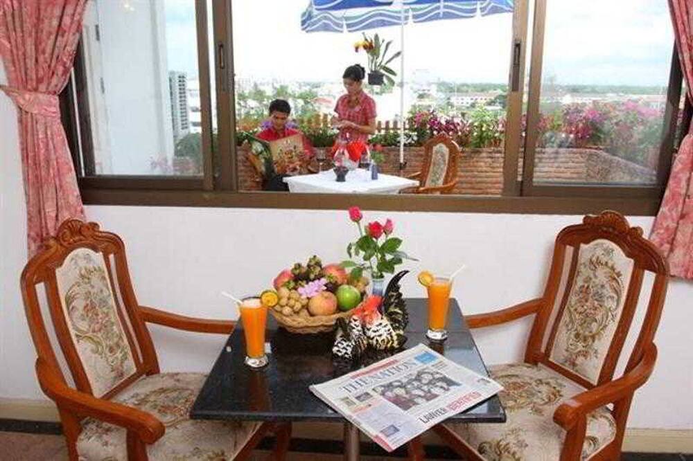 Bang Rak Phatthana Hotel | 13 Coins Bangyai Hotel