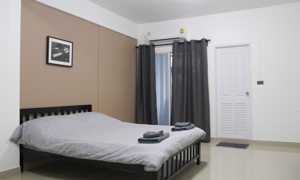 Bang Na Hotel | Baan Mai Guest House
