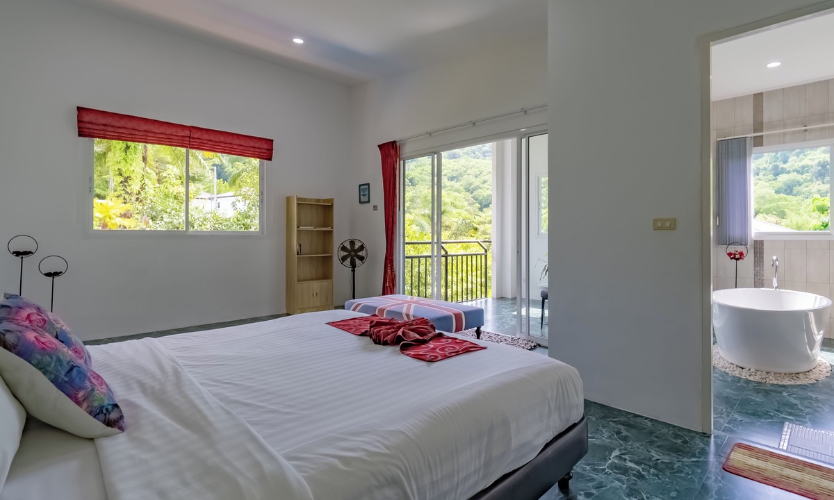 Chalong Villa | Villa Nap Dau 10 Bedrooms