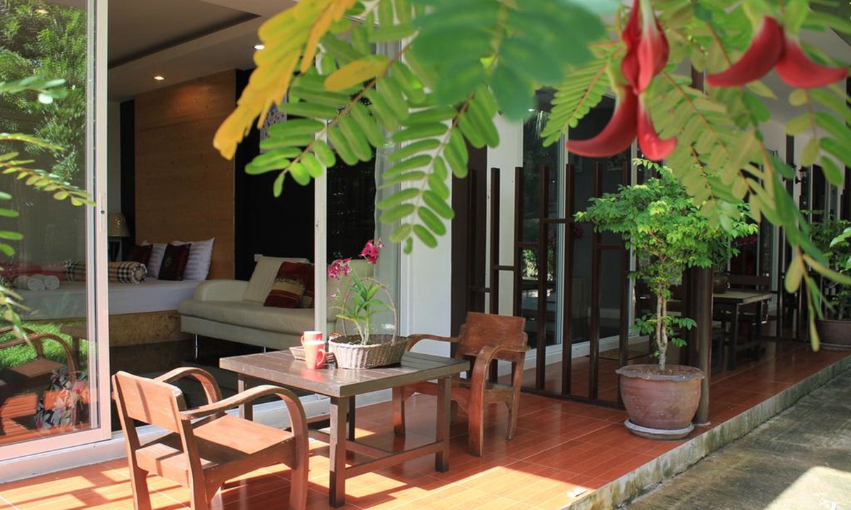 Phuket House | Eat n Sleep