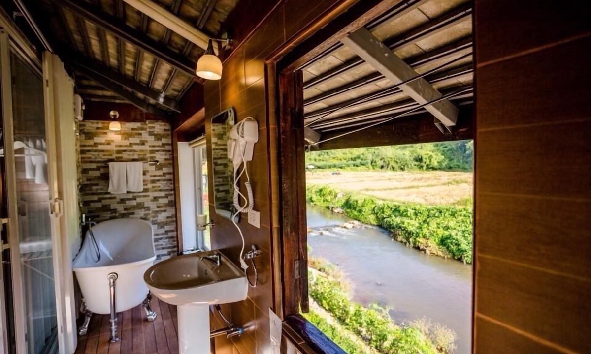 Mae Kon Hotel | The White House Boutique Chiangrai