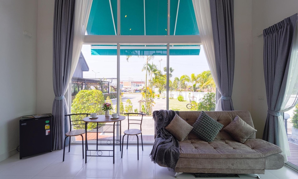 Cha-am Villa | Beautiful new 7 Bedroom Villa Resort CT7