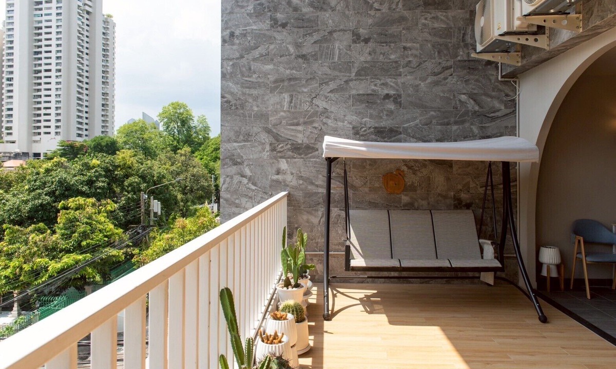 Asoke Hotel | Shizuka House
