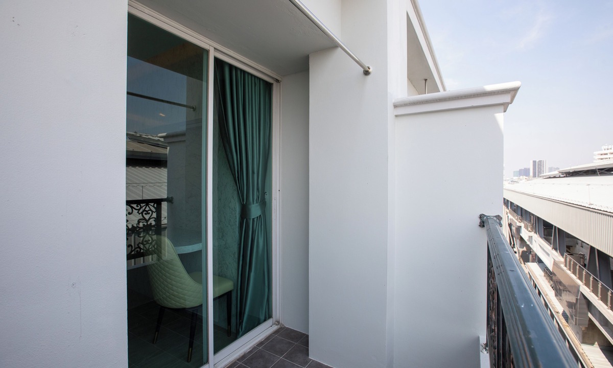 Samsen Nok Hotel | Airbus Hotel At Phawana Station