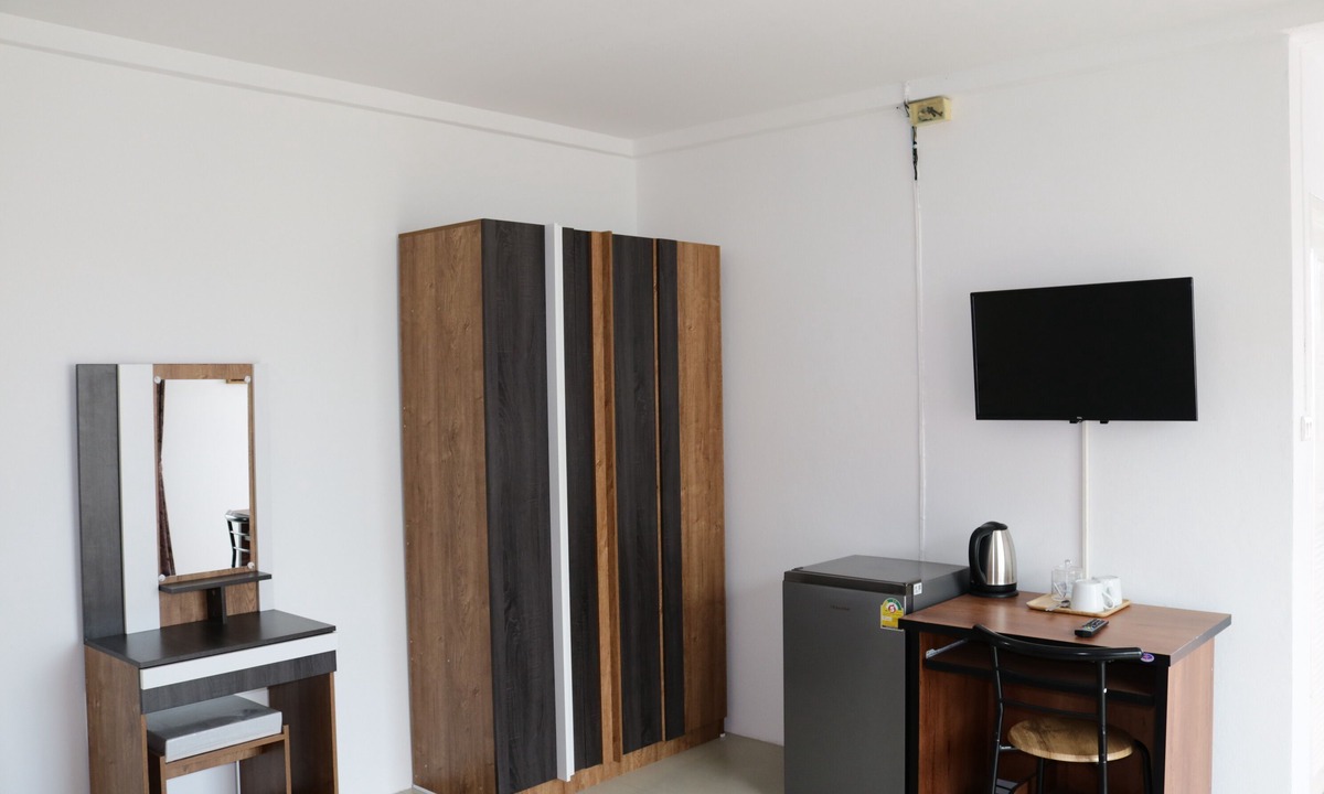 Nong Prue Hotel | Cafe Nana Hotel & Bar