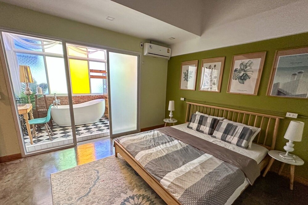 Khlong Tan Nuea Villa | T-House Bkk 6BR Max15ppl w Swimming pool