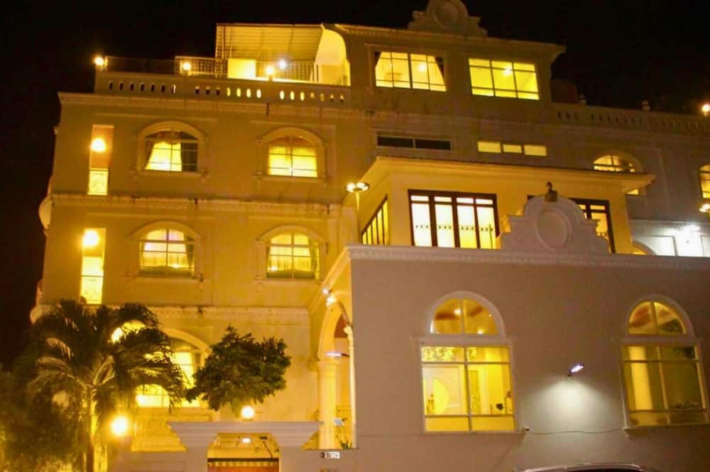Patong Villa | Huge 9 Bedroom Villa Overlooking Patong Bay (BVP1)