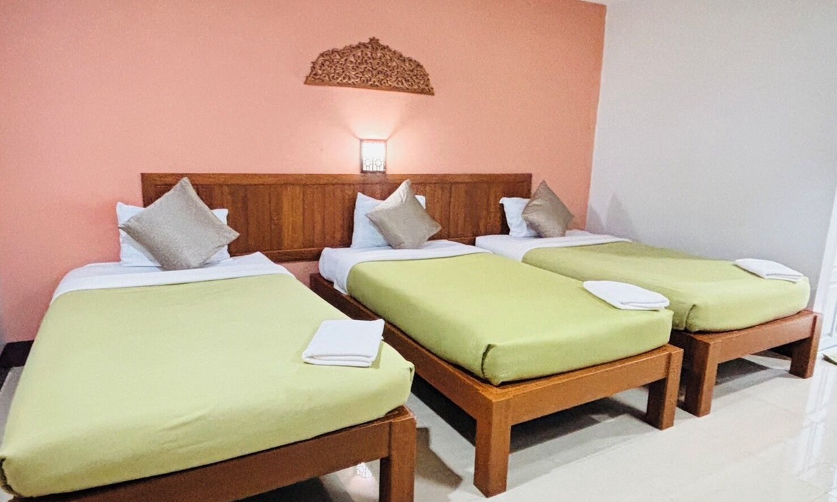 Chomphu Hotel | Butnamtong Hotel