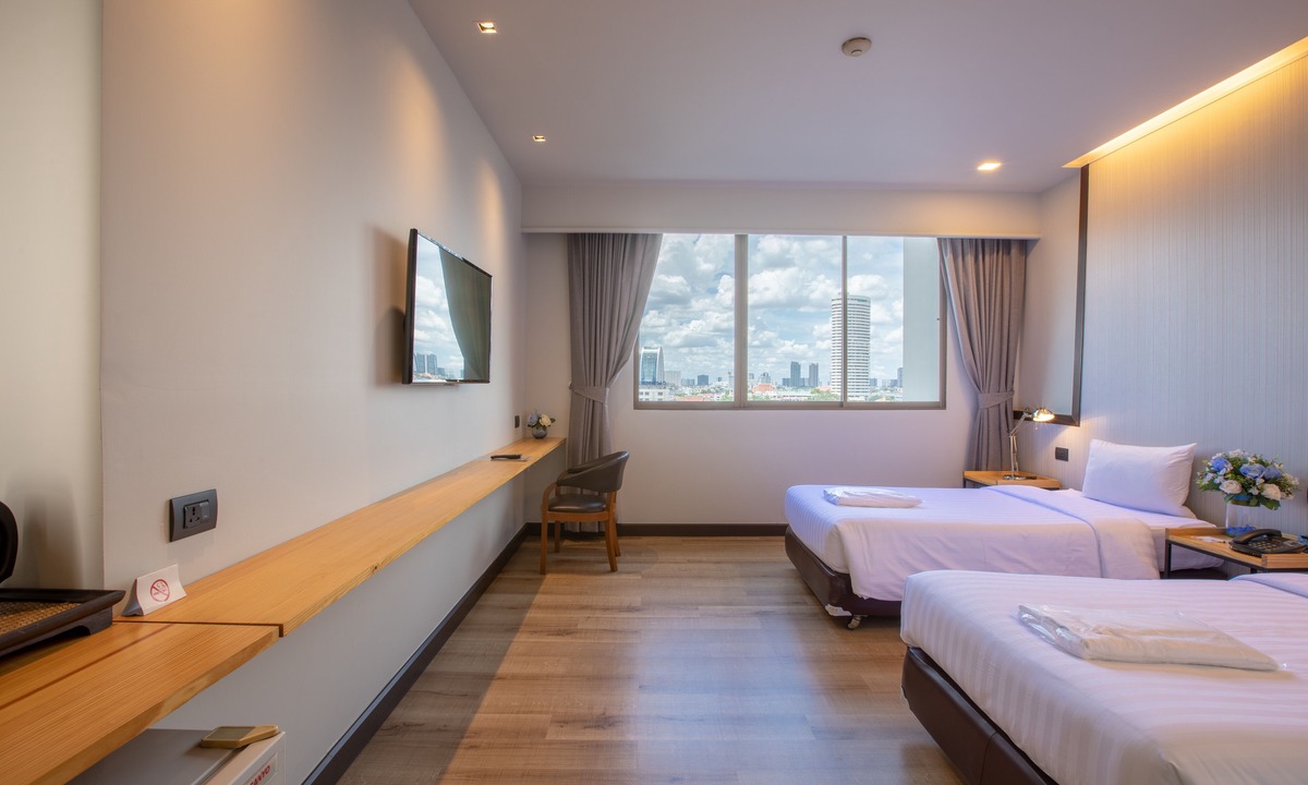 Bang Phlat Hotel | The Royal River Hotel