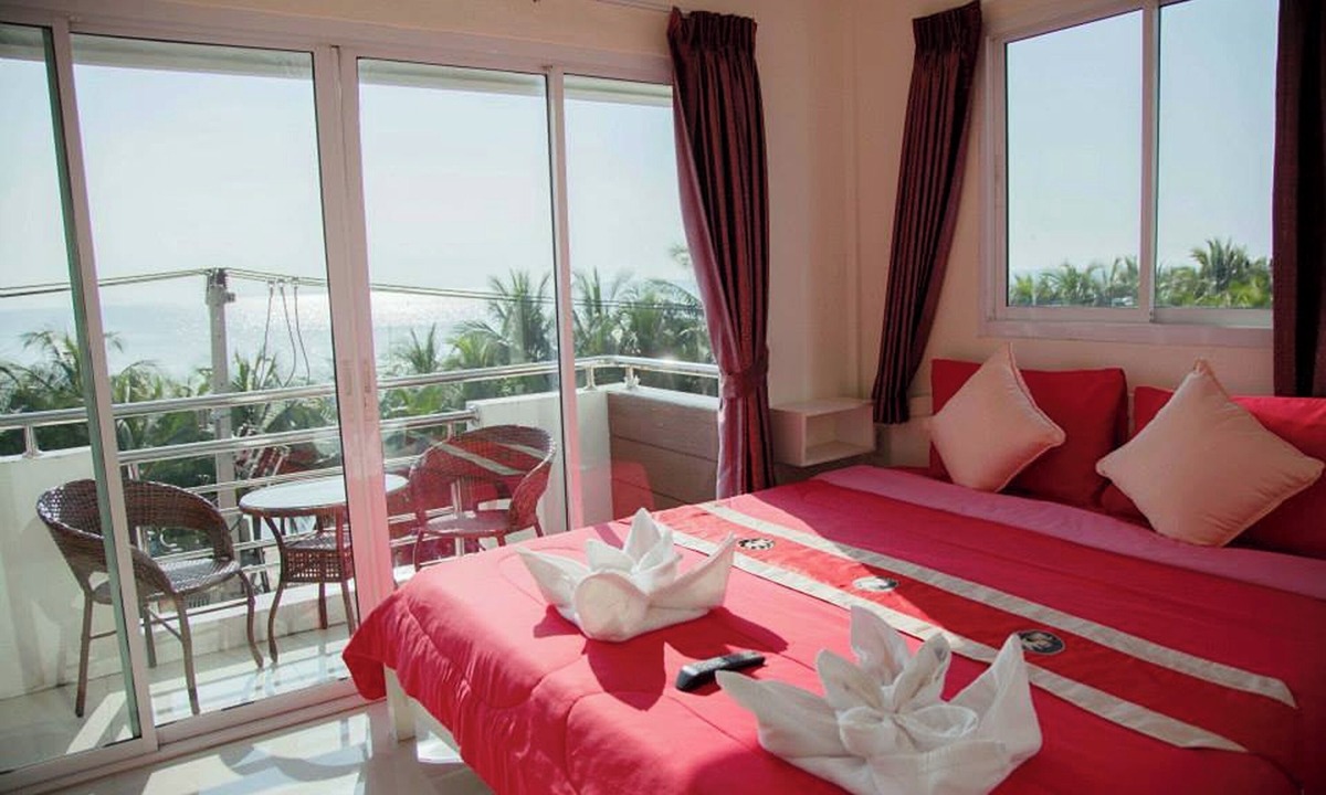 Ban Bang Saen Hotel | Bird Hotel
