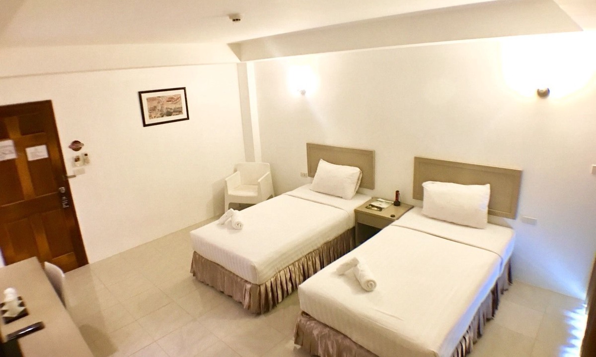 Bang Phra Hotel | Trat Center Hotel