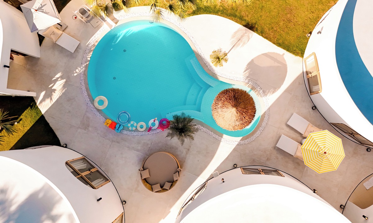 Bang Sare Villa | White Curve Villa