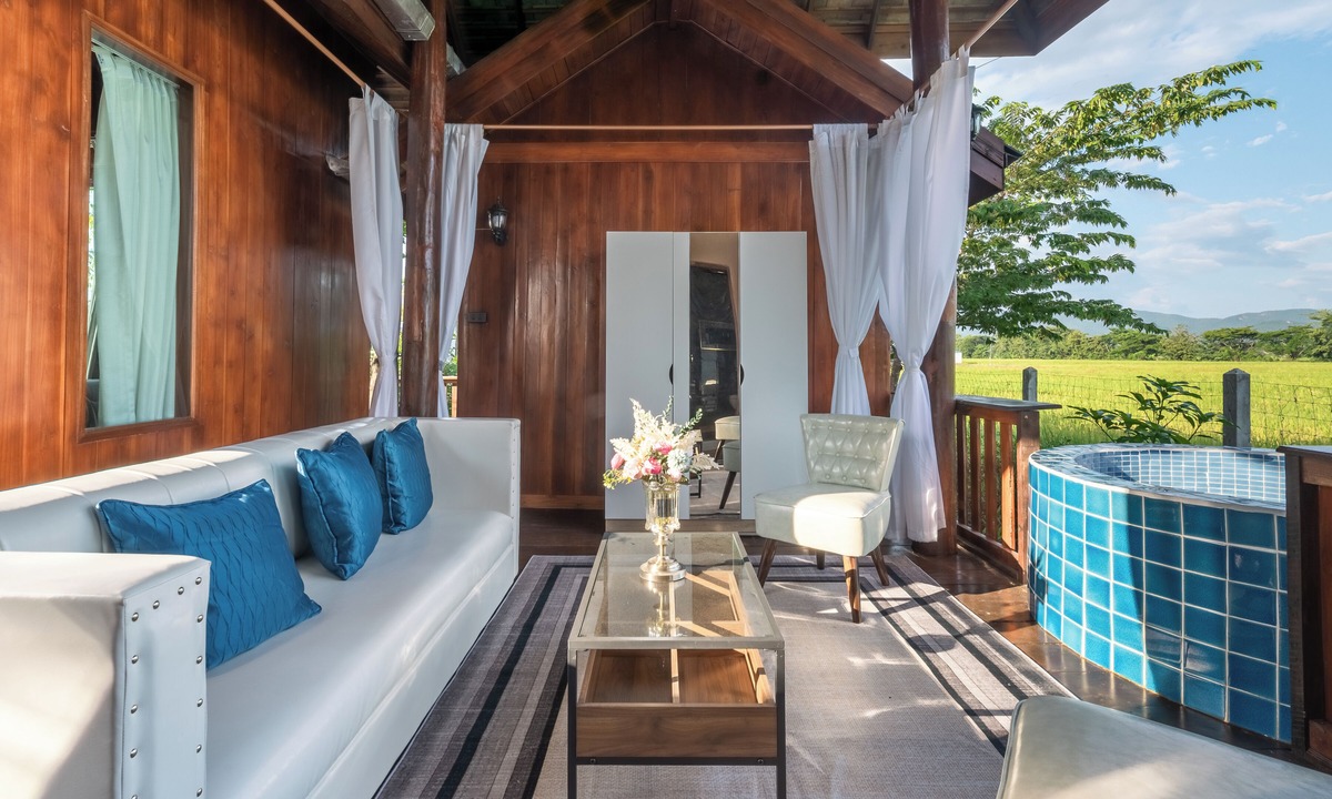 Luang Nuea Villa | The garden pool villa resort at doisaket
