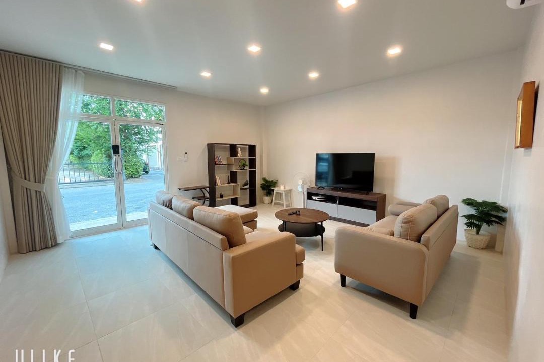Talat Yai Villa | ApoHouse36 Minimalist townhome near Phuket Old Town