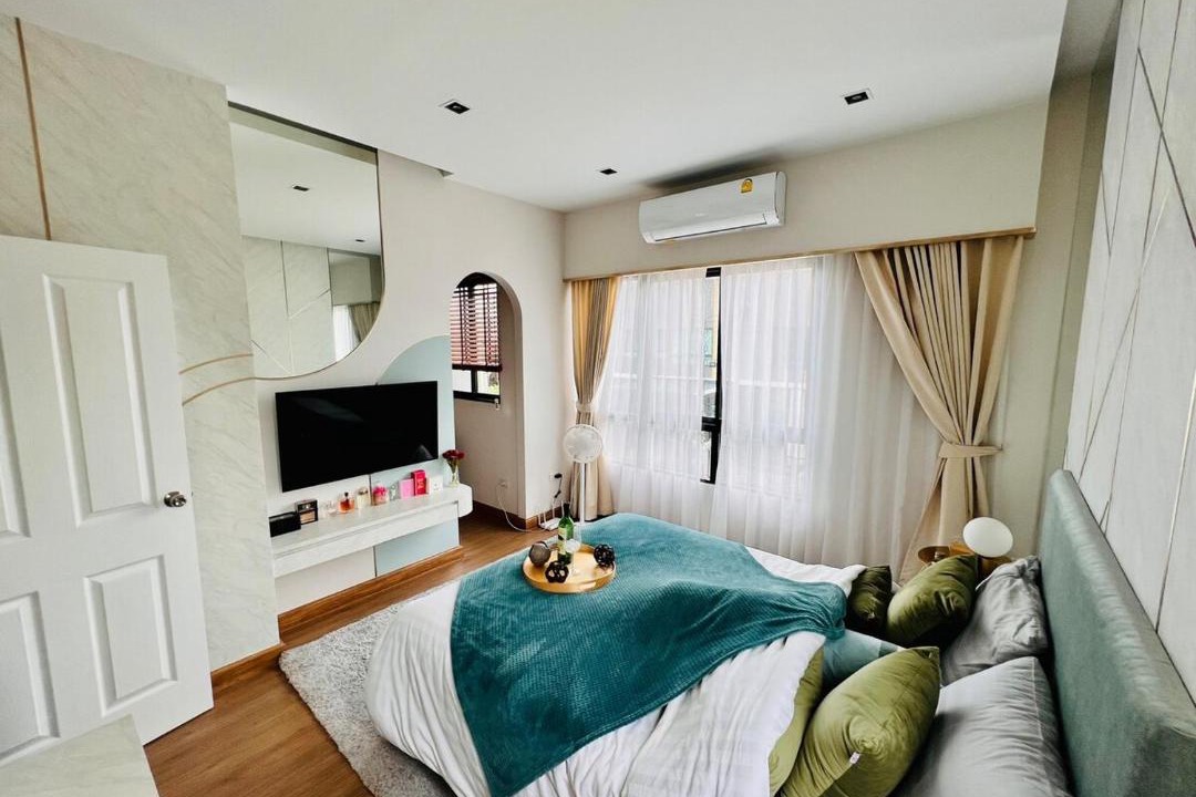 Lat Krabang House | Happy house with free parking by Luna