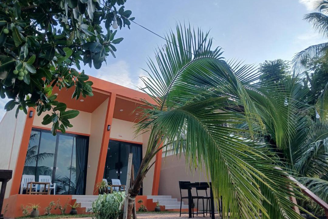 Don Sak Resort | ทิวา รีสอร์ท