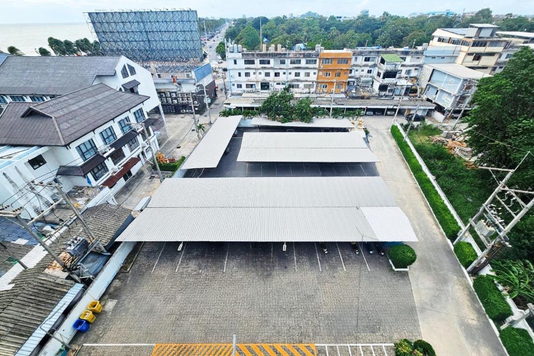 Ban Bang Saen Apartment | The Beach Bangsaen Condo 327-27