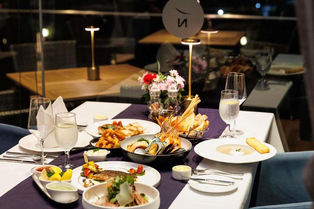 Tha Thaewawong Hotel | Novotel Marina Sriracha