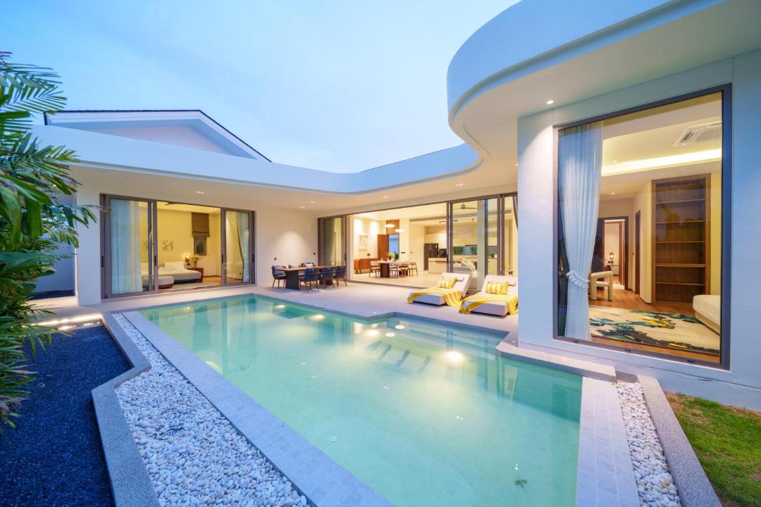 Si Sunthon Villa | Manor 4BR Pool Villa in Phuket