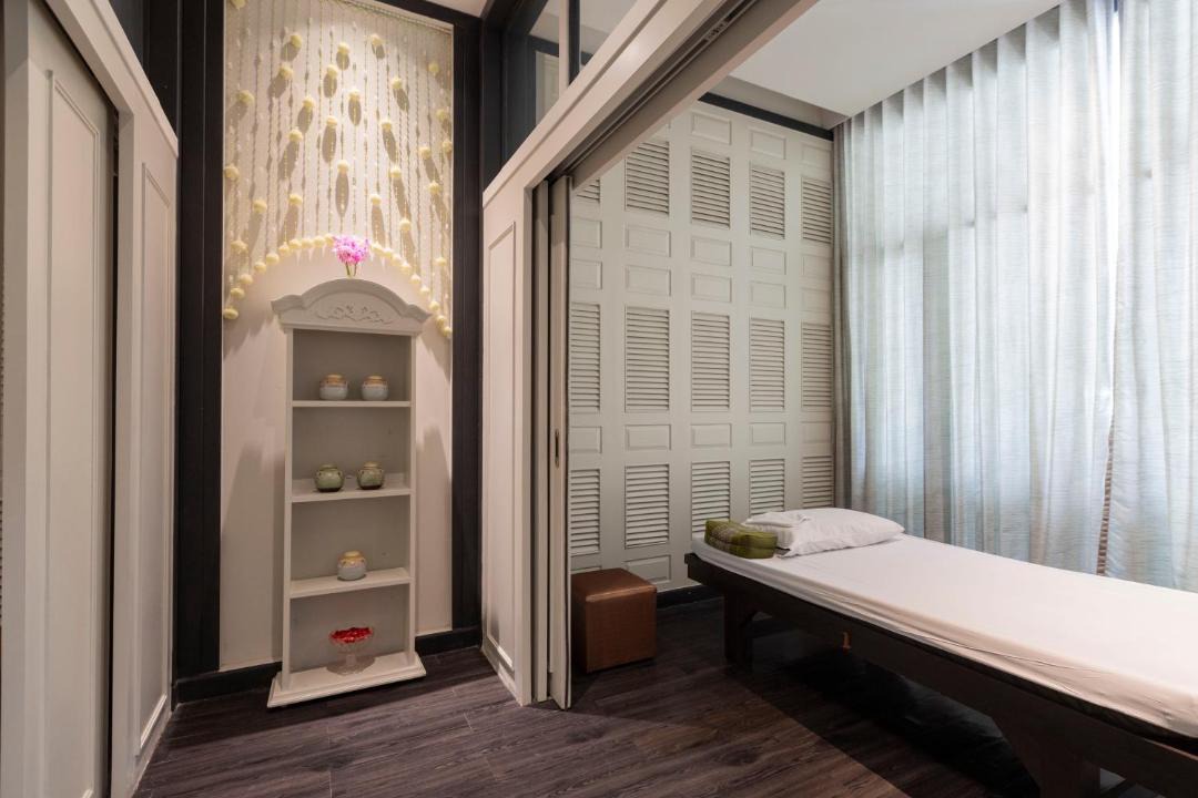 Bang Khun Phrom Hotel | The Raweekanlaya Bangkok Wellness Cuisine Resort