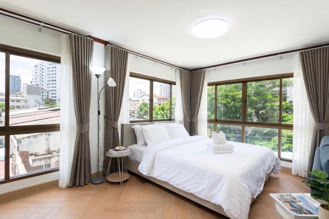 Khlong Tan Apartment | Luxury 3BR 230sqm 5 min to BTS Sukhumvit 26