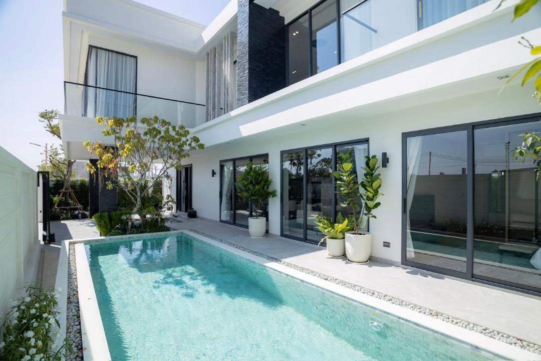 South Pattaya Villa | Luxury Pool Villa near Pattaya Walking Street
