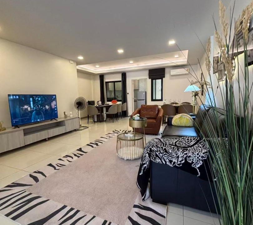 Nong Prue Villa | Newly renovated 3BR villa for 3-6 people in central Pattaya
