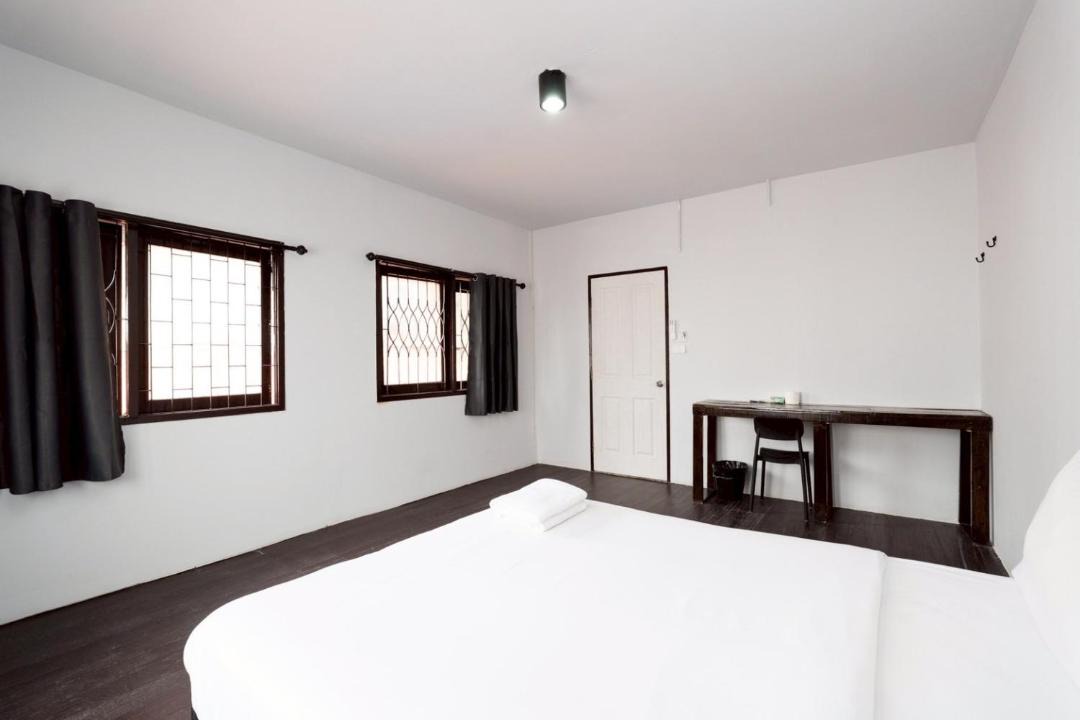 Wat Bowon Niwet Apartment | Mitr Inn Khaosan - มิตร อินน์ ข้าวสาร