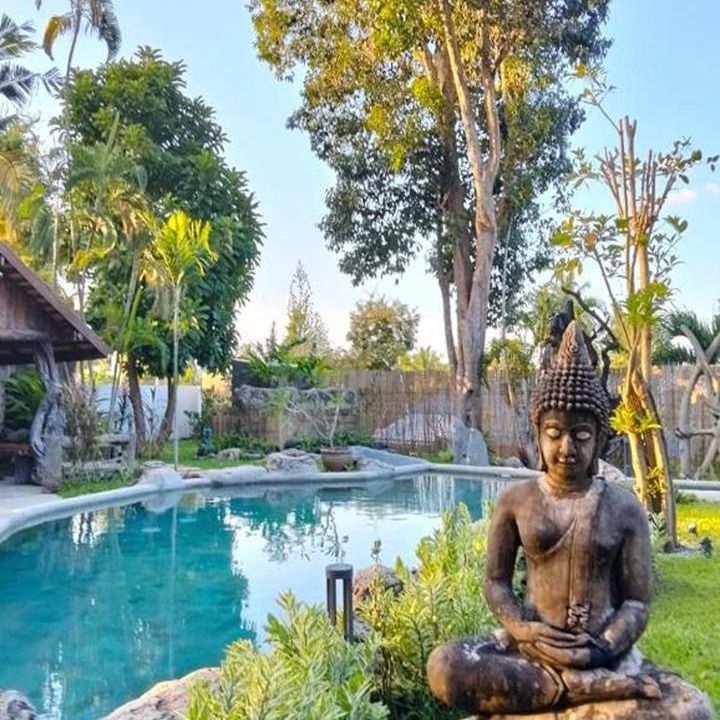 Nong Pla Lai Resort | Varaya Resort