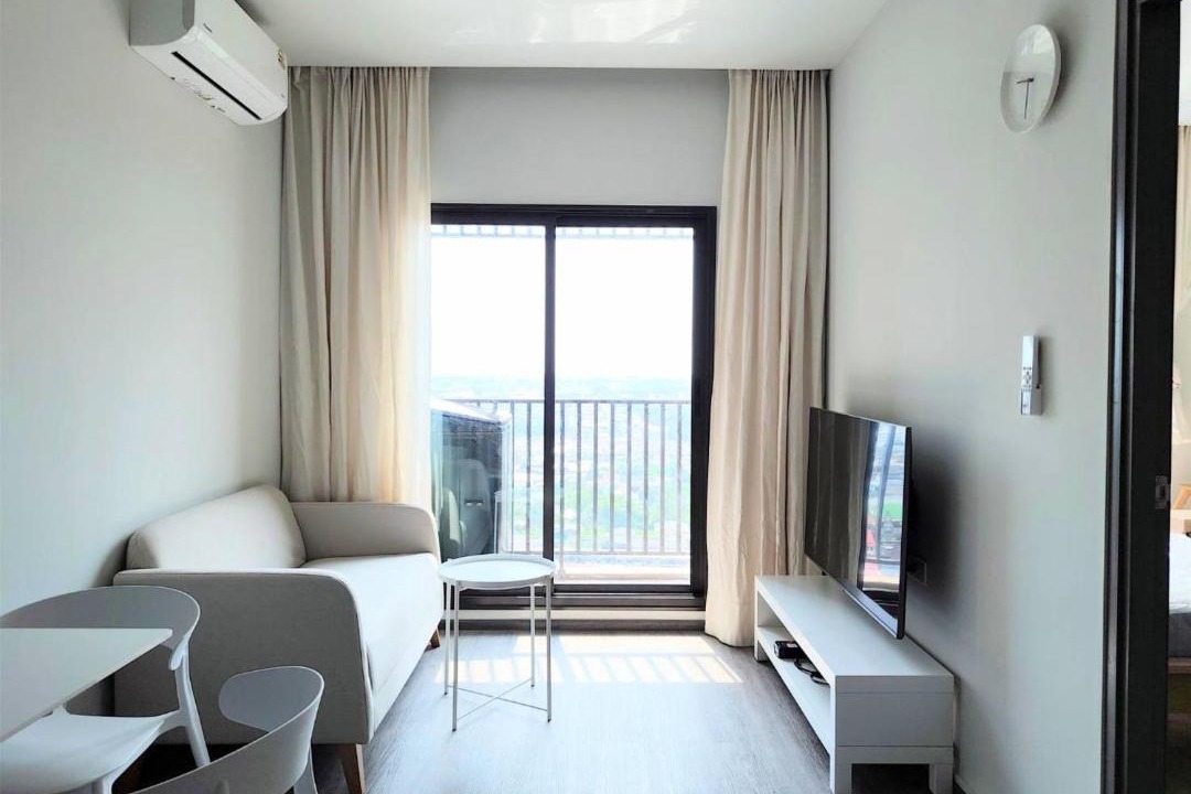 Talat Phlu Apartment | Charming Bangkok Apartment with City, Pool, and River Views