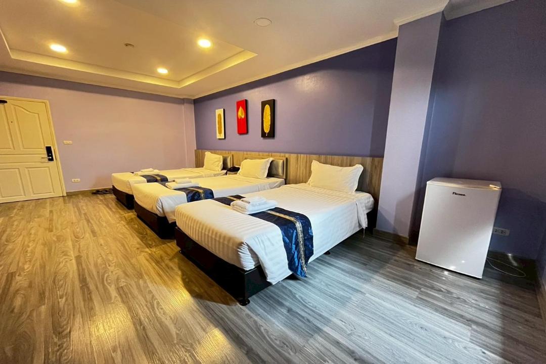 Bang Sao Thong Hotel | Napheera Royal Tel